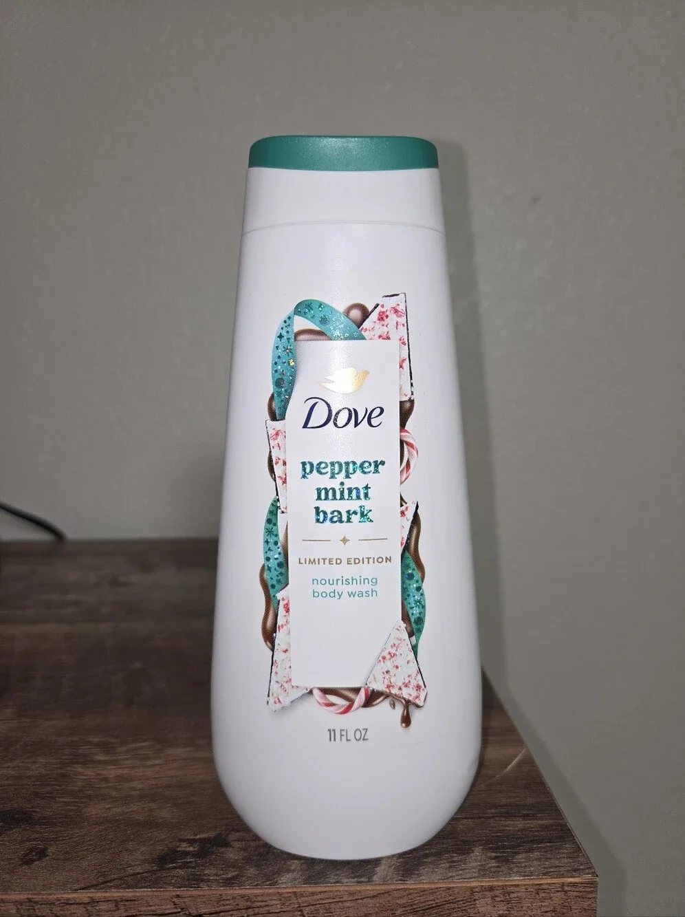Dove Peppermint Bark Nourishing Body Wash — White/Teal